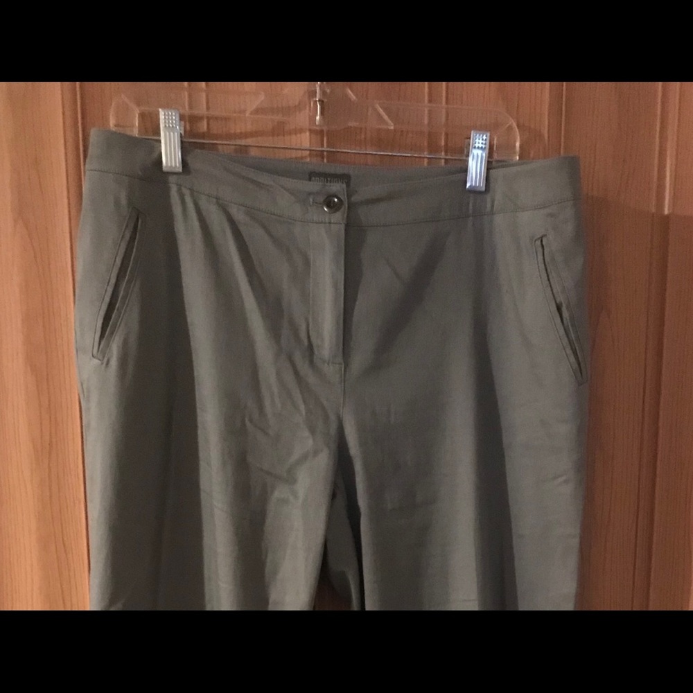 Women’s Khaki Pant